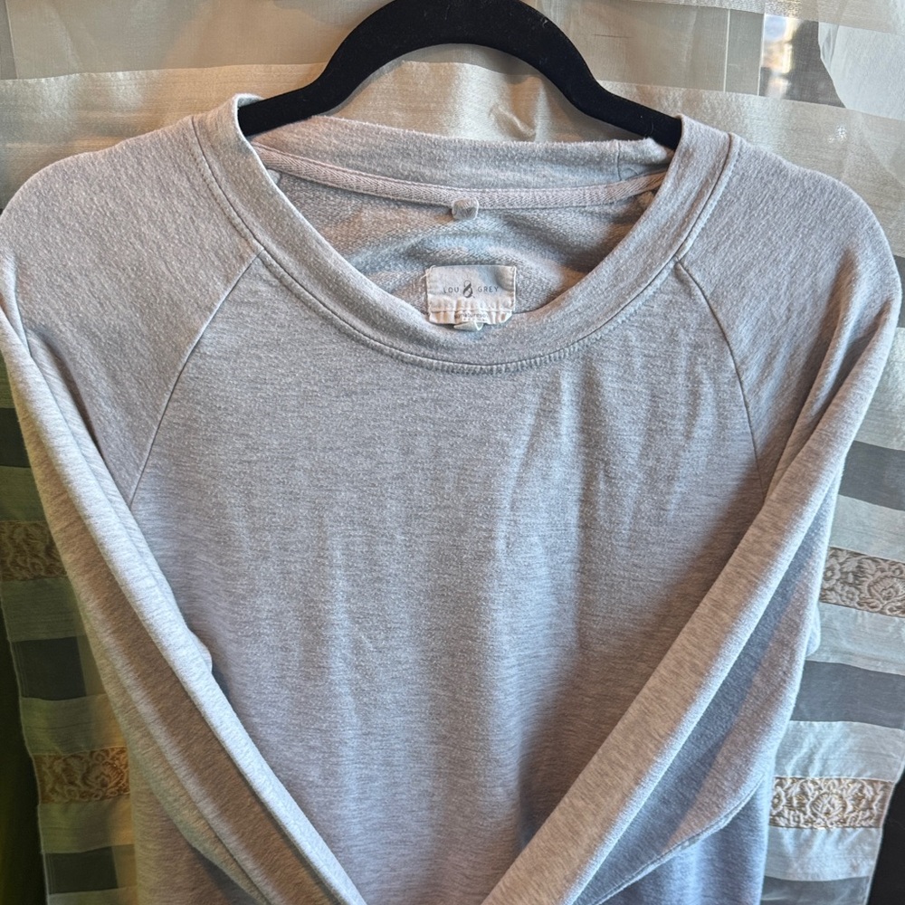 Lou & Grey Gray Long Sleeve Tee